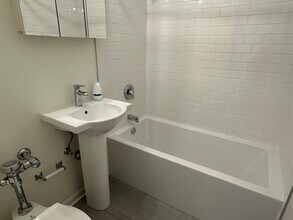 1555 N Dearborn Pkwy in Chicago, IL - Building Photo - Building Photo