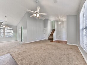 4375 Yellow Rose Dr in Austell, GA - Building Photo - Building Photo