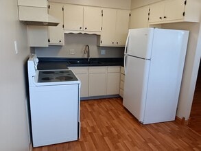 1241-1243 72nd St in Windsor Heights, IA - Building Photo - Building Photo