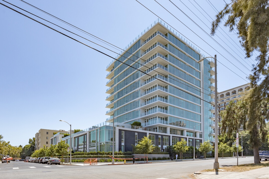 Four Seasons Private Residences in Los Angeles, CA - Building Photo