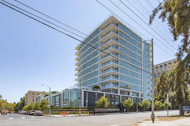 Four Seasons Private Residences in Los Angeles, CA - Building Photo - Primary Photo