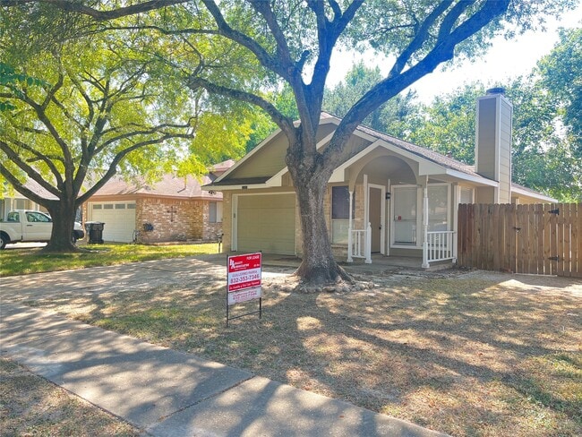 13643 Vickston Ln in Houston, TX - Building Photo - Building Photo