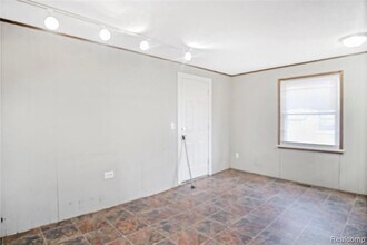 14000 Nadine St in Oak Park, MI - Building Photo - Building Photo