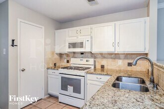 13235 Gendley Dr in Houston, TX - Building Photo - Building Photo