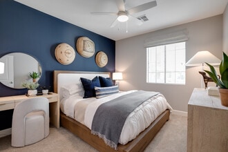 Spire Deer Valley in Phoenix, AZ - Building Photo - Interior Photo