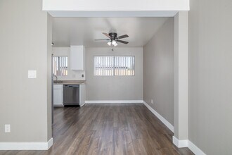 910 Enterprise Ave. in Inglewood, CA - Foto de edificio - Interior Photo