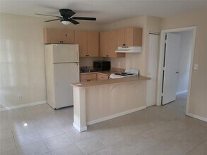5192 NE 6th Ave in Oakland Park, FL - Building Photo - Building Photo