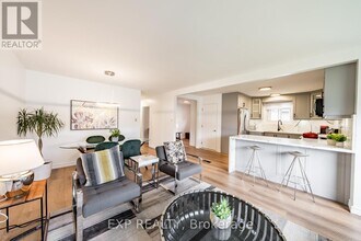 870 Modlin Rd in Pickering, ON - Building Photo - Building Photo