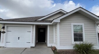 8824 Cowboy Rose Ln in Brownsville, TX - Building Photo