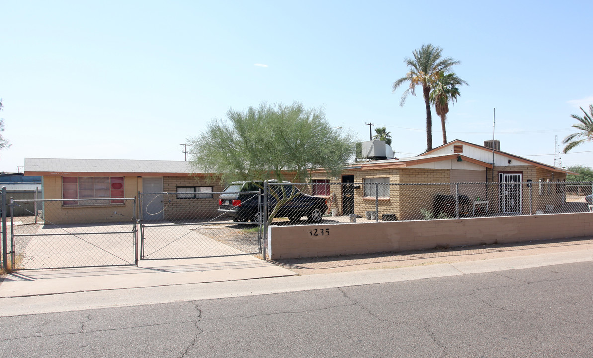 3235 E Randolph Rd in Phoenix, AZ - Building Photo