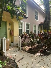 6924 W Sample Rd in Coral Springs, FL - Building Photo - Building Photo