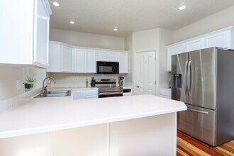4287 E Driftwood Dr in Meridian, ID - Foto de edificio - Building Photo