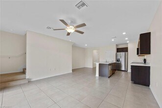 15484 Wildflower Cir in Naples, FL - Foto de edificio - Building Photo