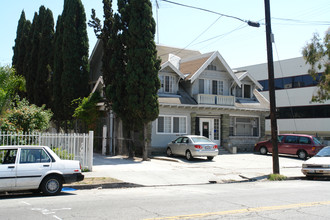 2766-2766 1/2 James M Wood Blvd in Los Angeles, CA - Building Photo - Building Photo