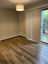 814 Old Settlers Trail in Hopkins, MN - Building Photo - Building Photo