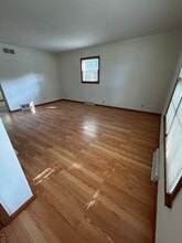 11837 W Diane Dr in Wauwatosa, WI - Building Photo - Building Photo