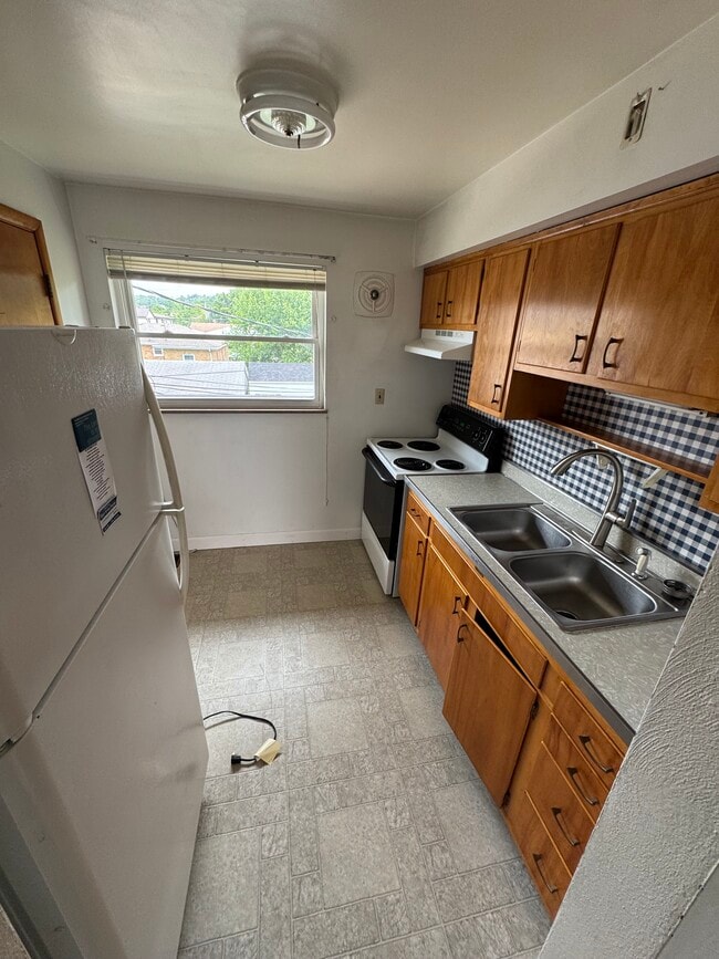 1436 NW Washington Blvd, Unit 3 in Hamilton, OH - Building Photo - Building Photo
