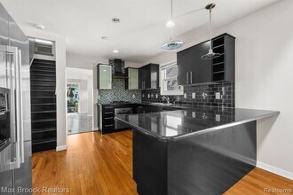 520 E Hazelhurst St in Ferndale, MI - Building Photo - Building Photo