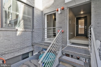 1647 E Eyre St, Unit Apt 7 in Philadelphia, PA - Foto de edificio - Building Photo