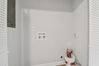 231 Brock Dr, Unit In-Law Apartment in Dallas, GA - Building Photo - Building Photo