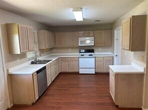 4221 Meadowknoll Dr in Fort Worth, TX - Building Photo - Building Photo