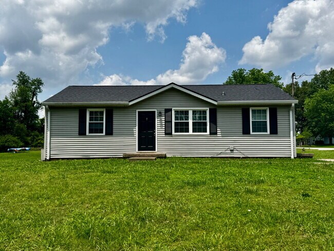 property at 878 Wedgewood Ct