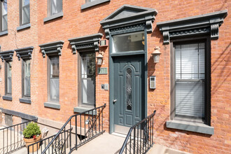 717 Adams St in Hoboken, NJ - Building Photo - Building Photo