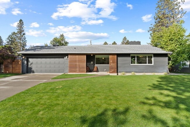 property at 3812 S Tekoa St