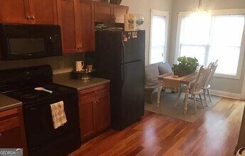 2060 Lakeside Dr in Athens, GA - Building Photo - Building Photo