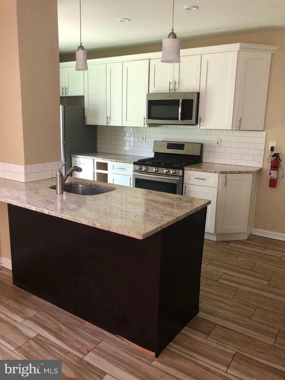 property at 726 E 18th St