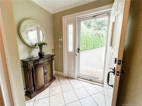 317 Weeping Willow Ln in Fairfield, CT - Building Photo - Building Photo