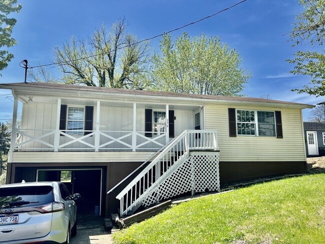 736 Dayton St