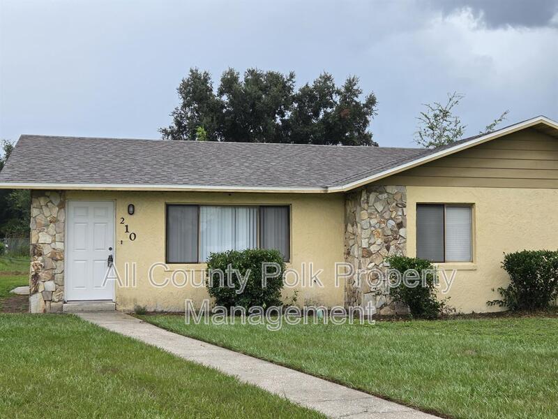 210 Leelon Rd in Lakeland, FL - Building Photo