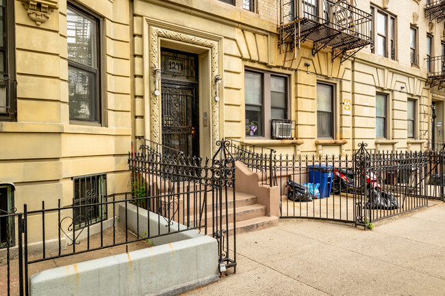 1299 Dean St in Brooklyn, NY - Foto de edificio - Building Photo