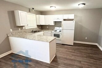 Westlawn Apartments in Texarkana, TX - Building Photo - Building Photo