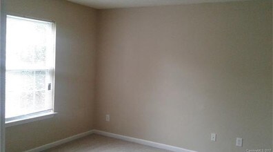 1138 Stonehenge Ln in Charlotte, NC - Building Photo - Building Photo
