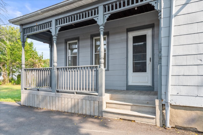 1221 N Clinton Ave in Rochester, NY - Building Photo - Building Photo