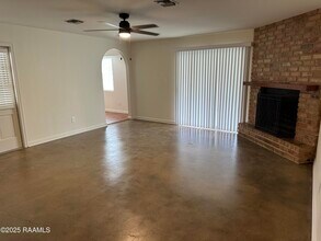 105 San Carlos Cir in Lafayette, LA - Building Photo - Building Photo