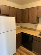 2355 Chalet Gardens Rd, Unit 3 in Fitchburg, WI - Building Photo - Building Photo