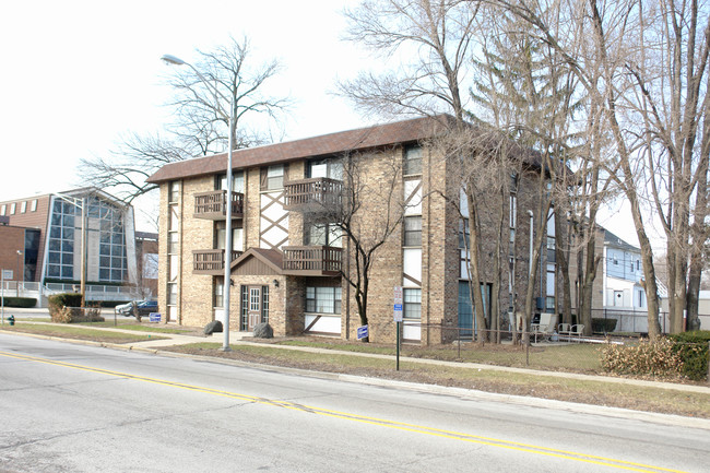 9602 Schiller Blvd in Franklin Park, IL - Building Photo - Building Photo