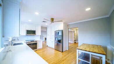 165 Evelyn Rd in Waban, MA - Building Photo - Building Photo