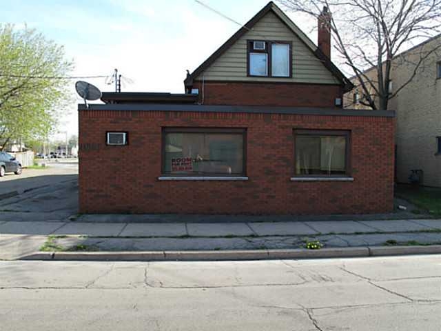 Queenston Lodging in Hamilton, ON - Building Photo