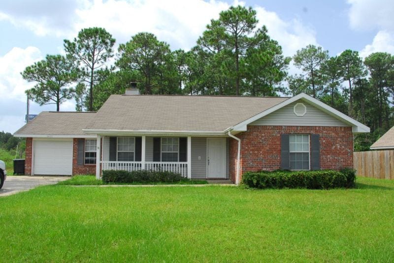 10495 Sharp Blvd in Gulfport, MS - Foto de edificio
