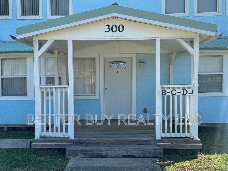300 N Church St in Bunnell, FL - Building Photo