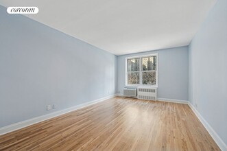 401 W 56th St in New York, NY - Building Photo - Building Photo