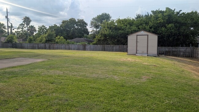 530 S Shady Ln in La Porte, TX - Building Photo - Building Photo