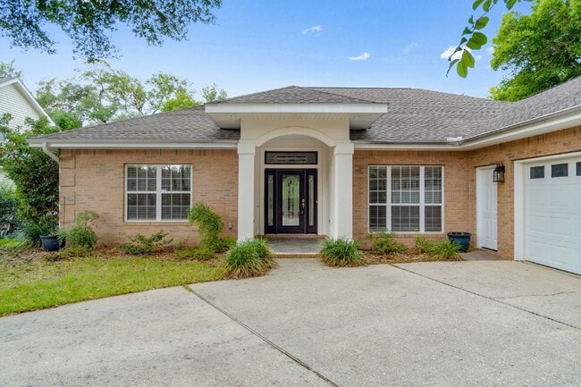 4301 Hidden Lakes Dr in Niceville, FL - Building Photo - Building Photo