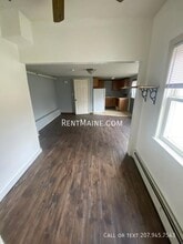 2412 Western Ave in Newburgh, ME - Foto de edificio - Building Photo