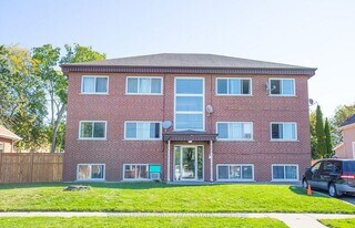 203 Oshawa Blvd S, Unit Unit 4 in Oshawa, ON - Building Photo