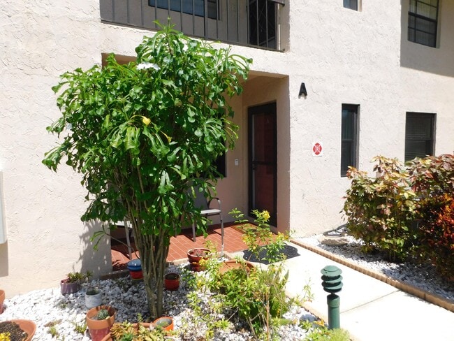 9285 Vista del Lago, Unit 36a in Boca Raton, FL - Building Photo - Building Photo